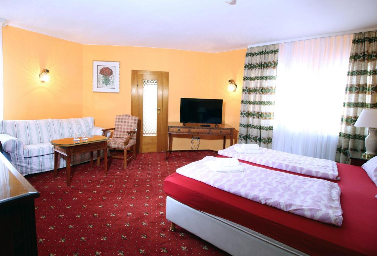 Hotel Neustadter Hof Titisee-Neustadt Ngoại thất bức ảnh