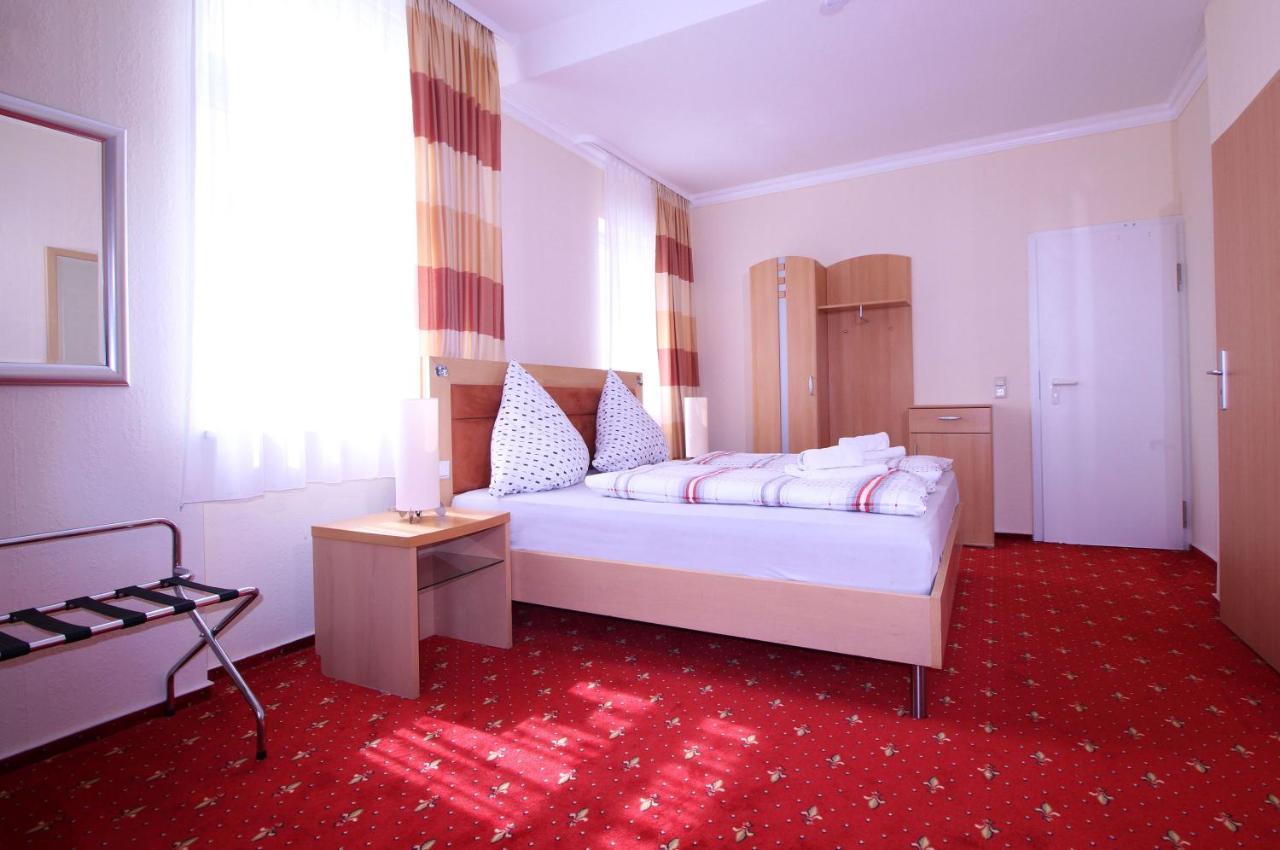 Hotel Neustadter Hof Titisee-Neustadt Ngoại thất bức ảnh